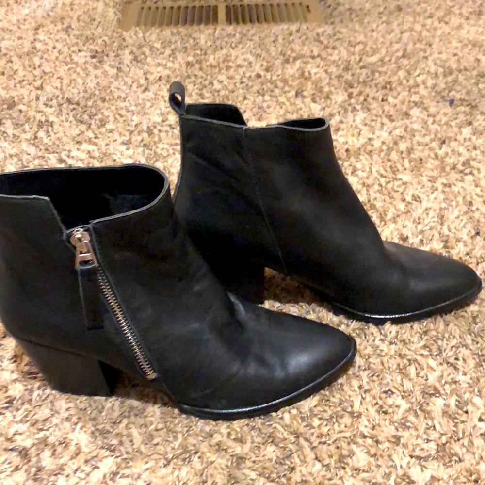 Dolce Vita ankle booties